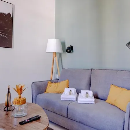 La Panthere Design Et Calme, Ideal Pour Un Sejour En Couple Ou Congres Apartament